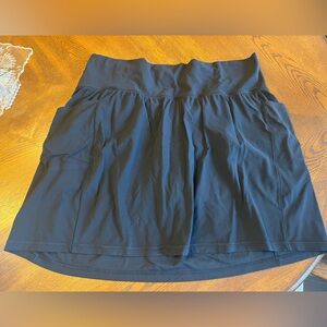 Athleta Black salutation stash skort